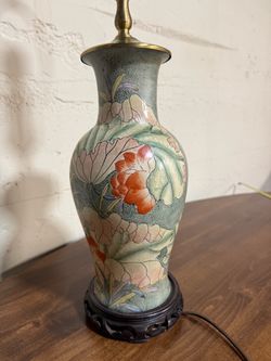 Chinese Porcelain Floral Vase Table Lamp