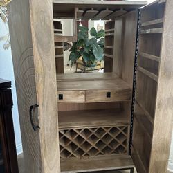 Howard Miller Shirley Wine and Bar Cabinet 