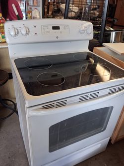 Refrigerator and stove are in good condition