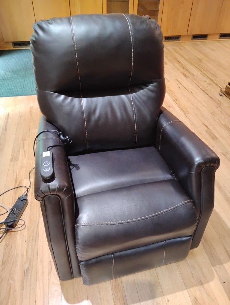 Leather Lift Chair/Recliner