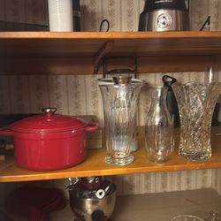 Lodge pot and glass vases - Free