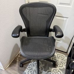 Herman Miller Aeron Office Chair ( SIZE B ) FULLY LOADED !!