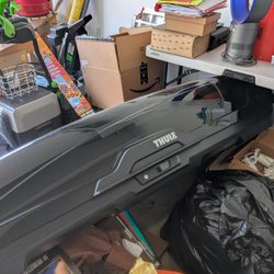 Thule Roof Carrier Cracked Lid