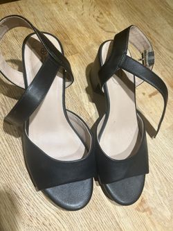 Woman’s Black Shoes