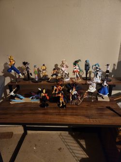 Anime figures One Piece, Dragonball Z, Hatsune Miku, and more