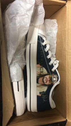 Women kick rock shoes SIZE 9