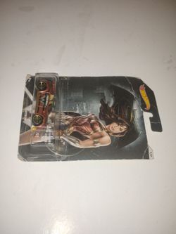New Sealed Hot Wheels Wonder Woman - Tantrum Car - 2015