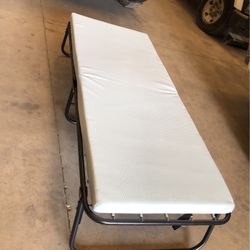 Cama Colapsible Individual Metálica 