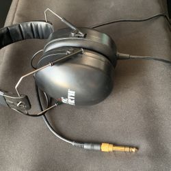 Vic Fifth Isolation And Music Headphones