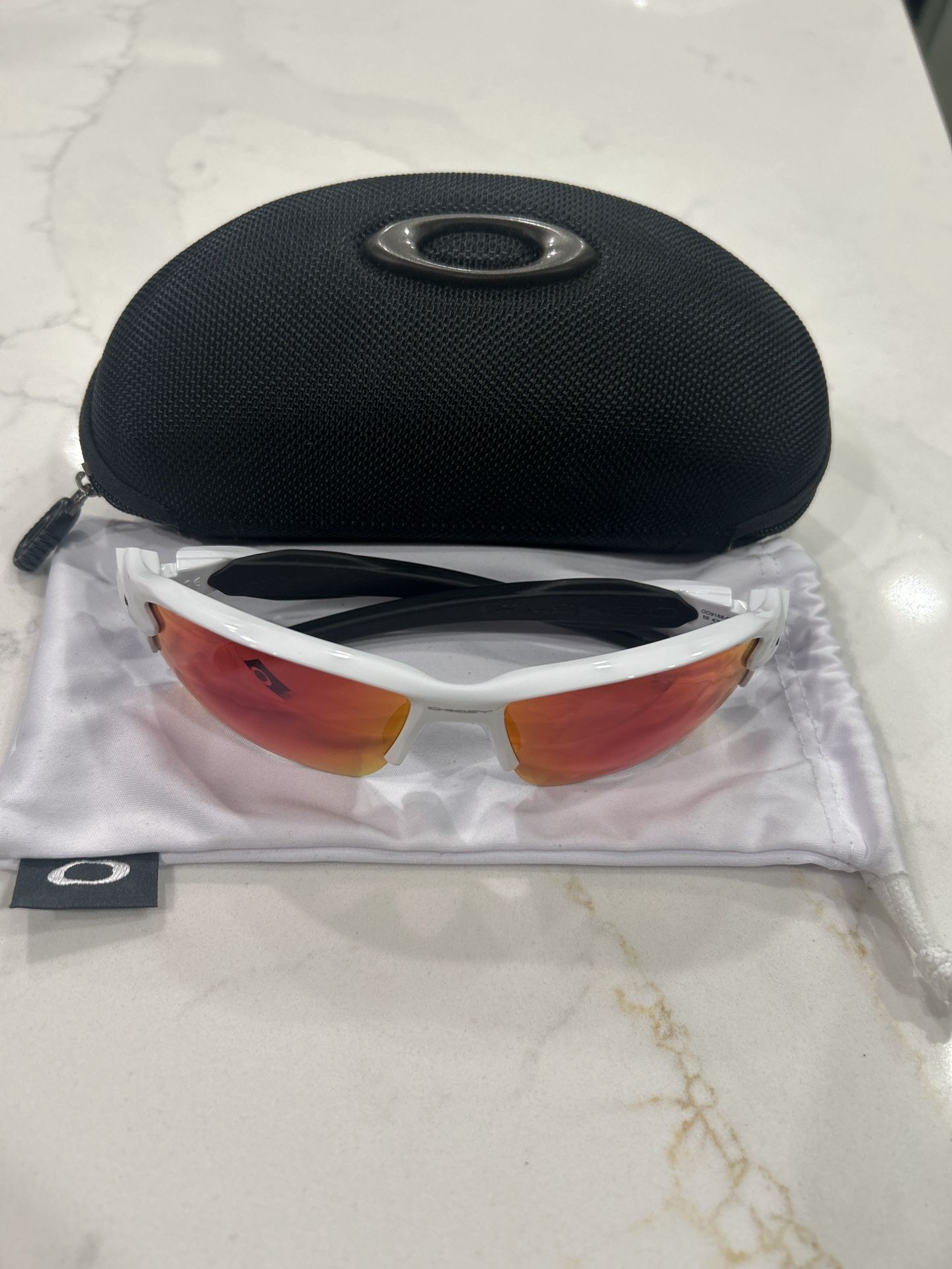 Oakley Flak 2.0 Sunglasses - BRAND NEW