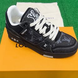 Louis Vuitton Trainers Shoes LV