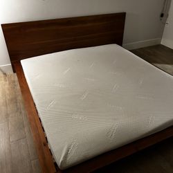 King Size Tempur-Pedic Mattress Topper – Excellent Condition