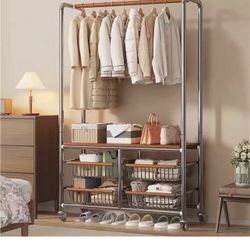 Metal Coat Rack with Wheels, Modern Clothing Rack Stand with Storage Basket and Shelves, Freestanding Clothes Organizer for Living Room, Bedroom or Dr