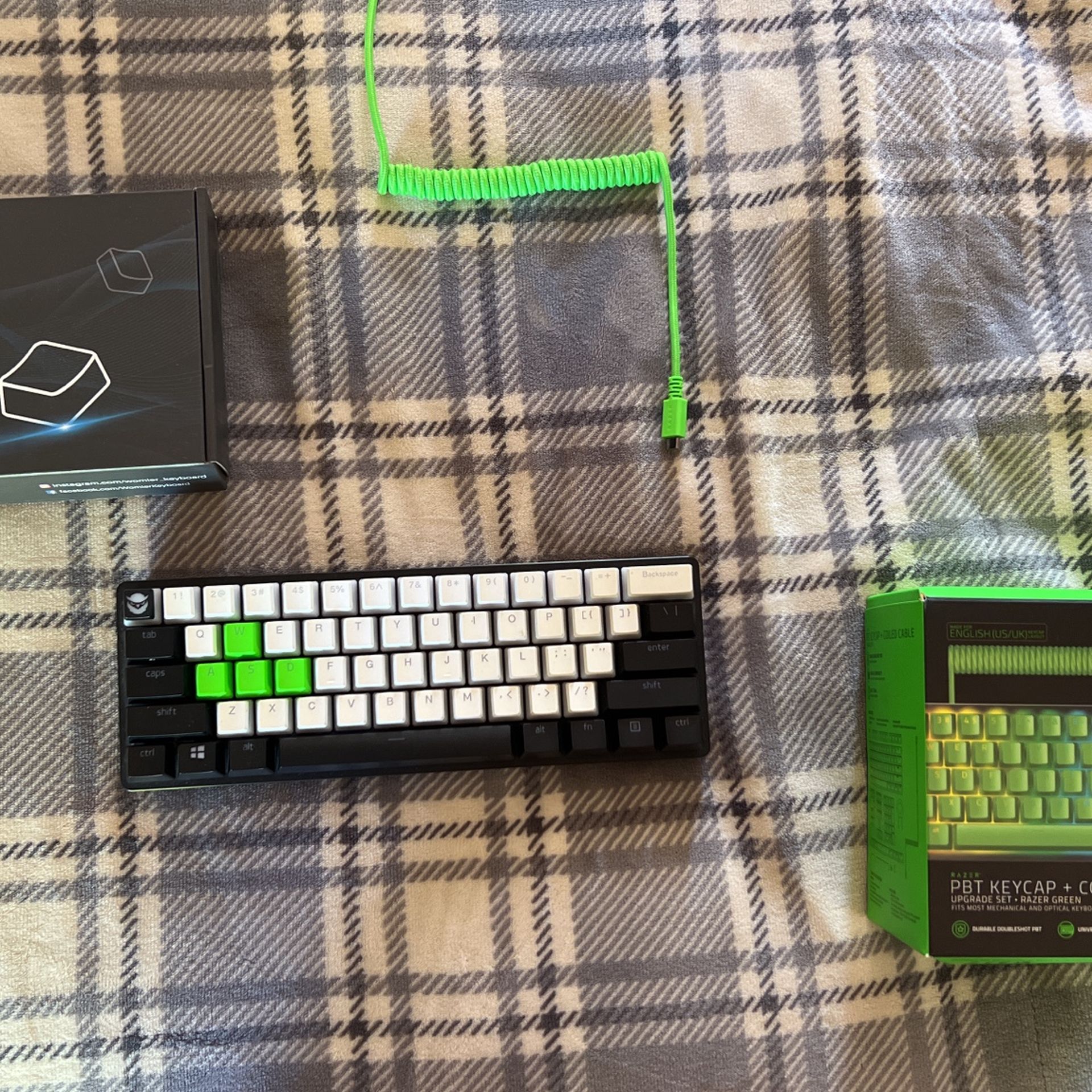 Razer Hunstman mini (with keycaps and cord)