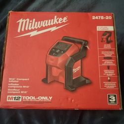 Milwaukee M12 Compact Inflator 