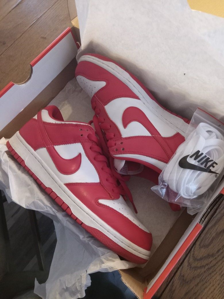 Nike Dunk Low University Red SP Size 9