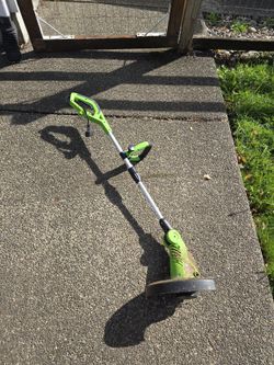 Corded Electric String Trimmer / Weed Eater