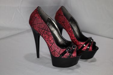 Ellie Pink And Black Platform Heels Size 7