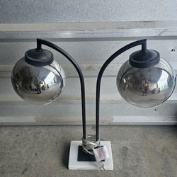 Desk lamp