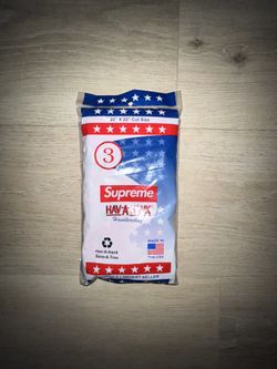 Supreme “Hav-A-Hank” 3-Pack Bandanas
