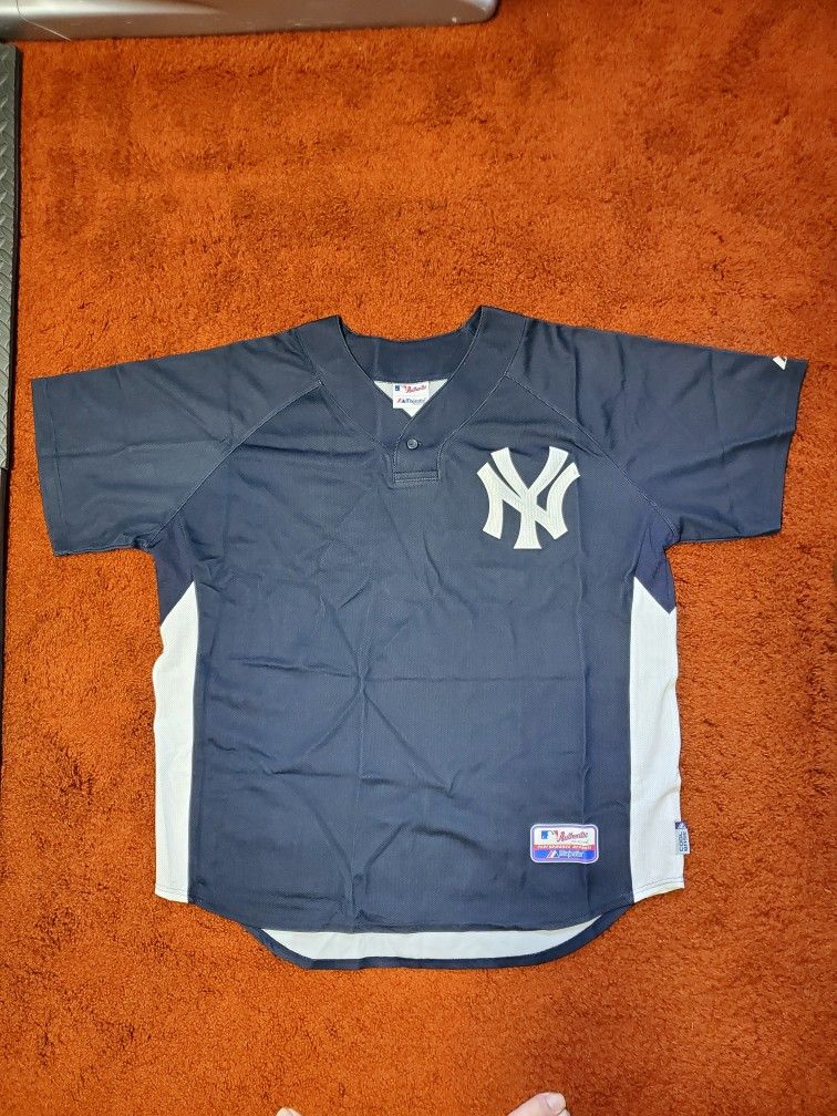 Newy York Yankees Spring Training Jersey. Size Xl. What A Deal!!!