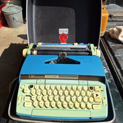 Typewriter - Electric