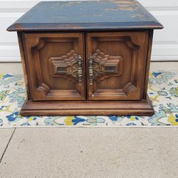 End Table / Nightstand 
