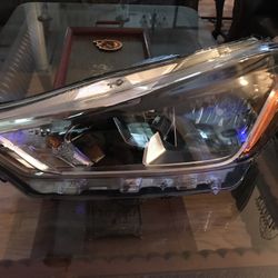 Nissan Kicks Driver Headlight 