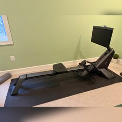 Row Machine Peloton - Like New - Annandale, VA