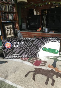 Brand New Dave & Busters Desktop Golf !!
