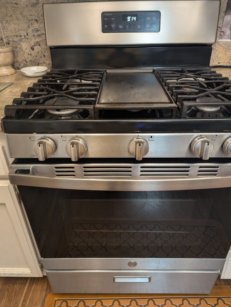 GE Freestanding Gas Stove- Stainless Steel/Black