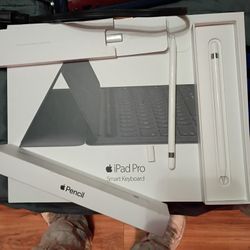Apple Accessories! 2 Apple Pens One New In Box, One Without Box, Apple iPad Pro Wireless Keyboard. 30$ Or Best Offer!