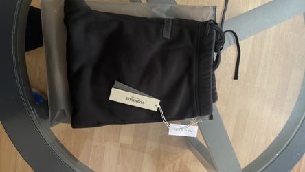Essentials limo cuff sweatpants SIZE LARGE