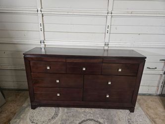8-Drawer Dresser, Good Conditions 👍, Brown Color, Measurement: W 68" × D 18" × H 38"