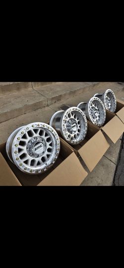17" KMC beadlocks Chevy Dodge GMC 2500.  $1400