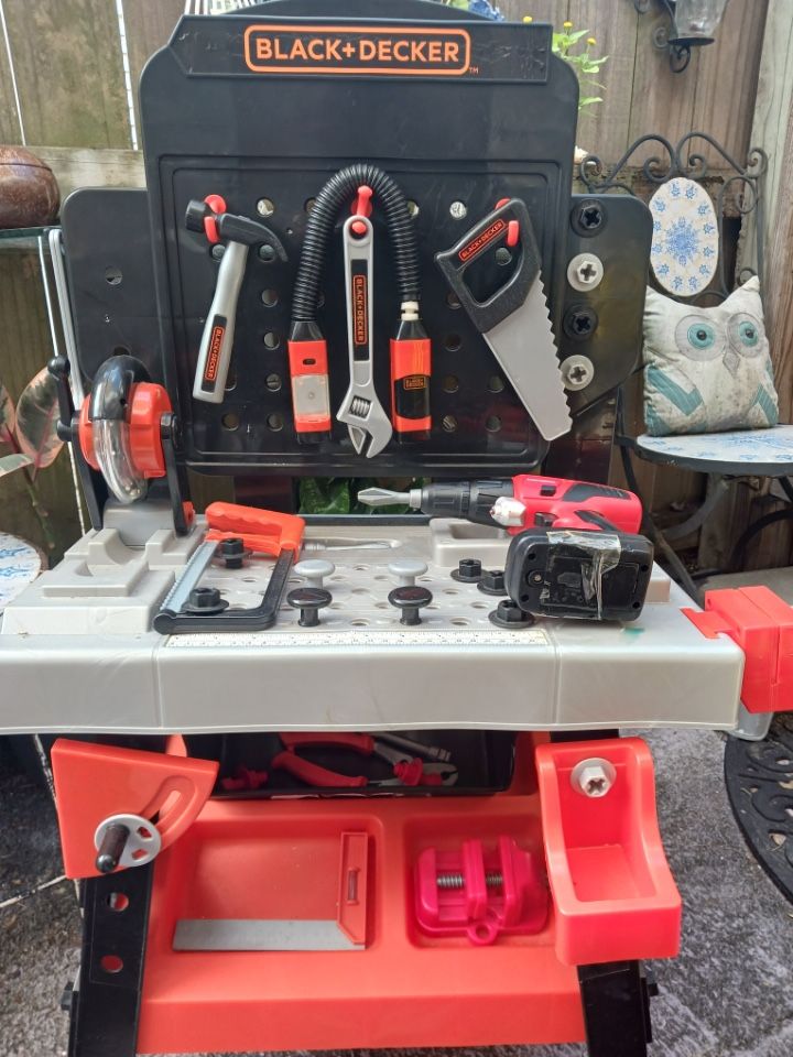 Black And Decker Work Bench With Tools