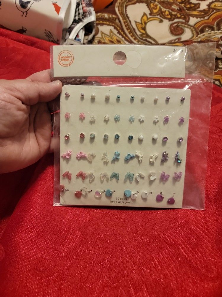 30 Pairs Of Hypo-allergenic Wonder Nation Girls Post Earings 