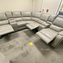 FREE DELIVERY AND INSTALLATION - Gray Leather Sectional  (BRAND NEW IN 📦)