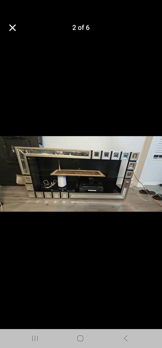 TV CONSOLE 