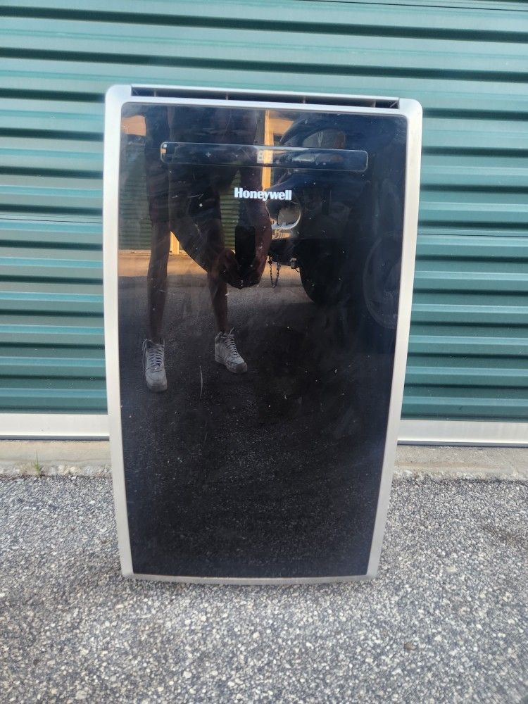 Free Standing Air Conditioner Honeywell 12,000 BTU