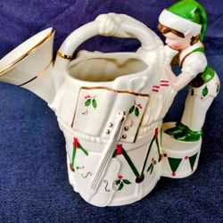  LENOX. Santa's Toy Shop French Horn Pitcher. Christmas.
