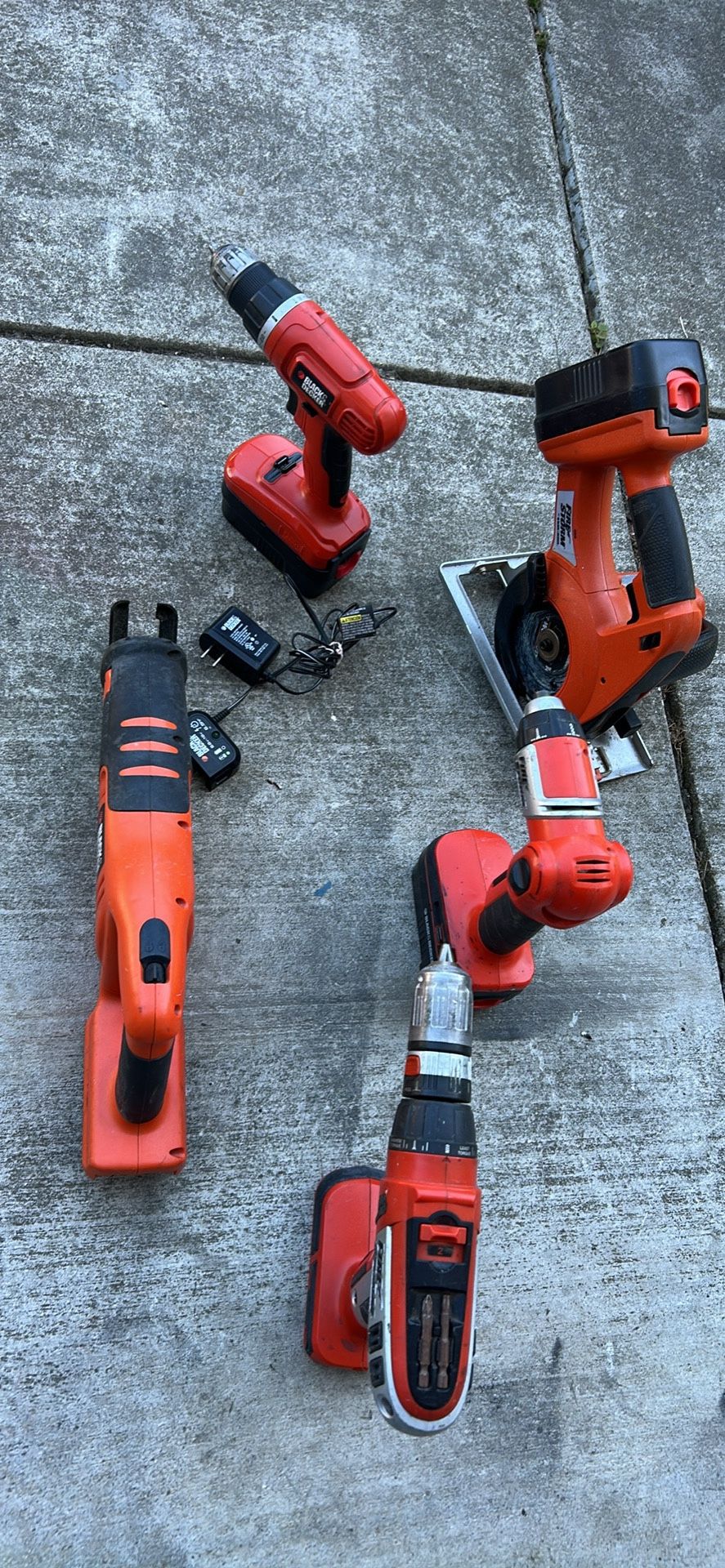 Black And Decker Tools Set Battery And Charger