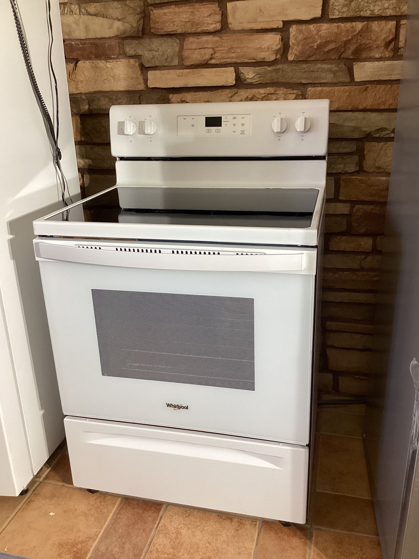Whirlpool Appliances 24” Refrigerator/30” Range/30” Microwave