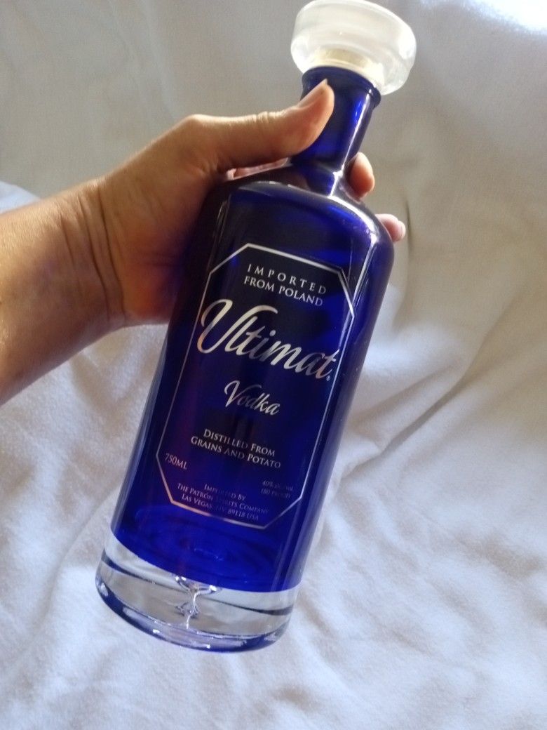 EMPTY Cobalt Blue Decanter Bottle from ULTIMAT Vodka: VINTAGE Glass Bottle w/ Flat Top Glass Stopper - No Liquid Inside - Great Bar Display