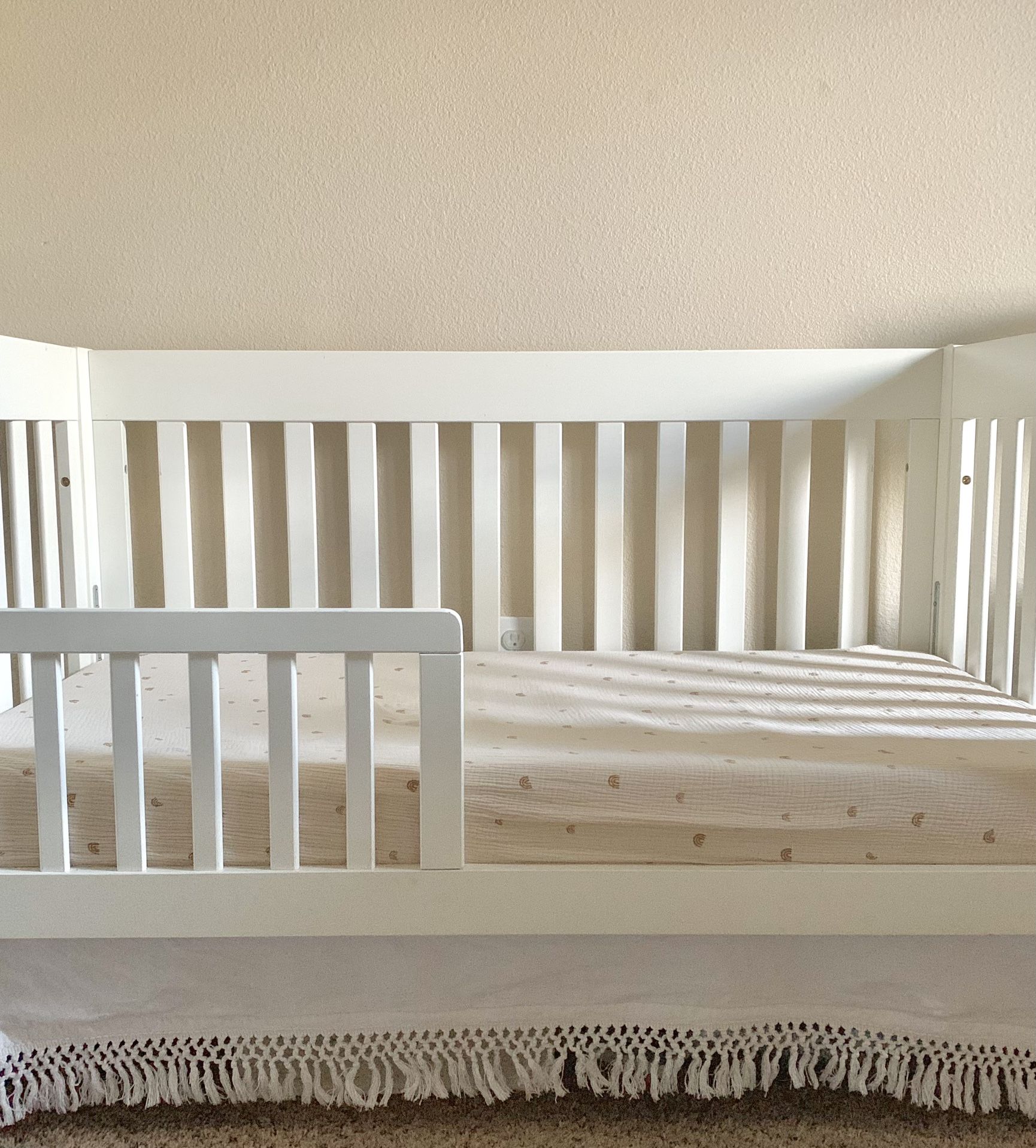 Serena and Lily White Macrame Crib Skirt Perfect Condition