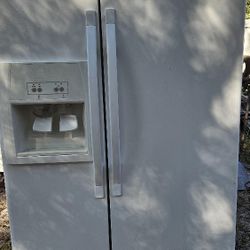 WHIRLPOOL REFRIGERATOR 