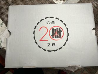 Air Jordan 4 Undefeated Size 10 (Deadstock)