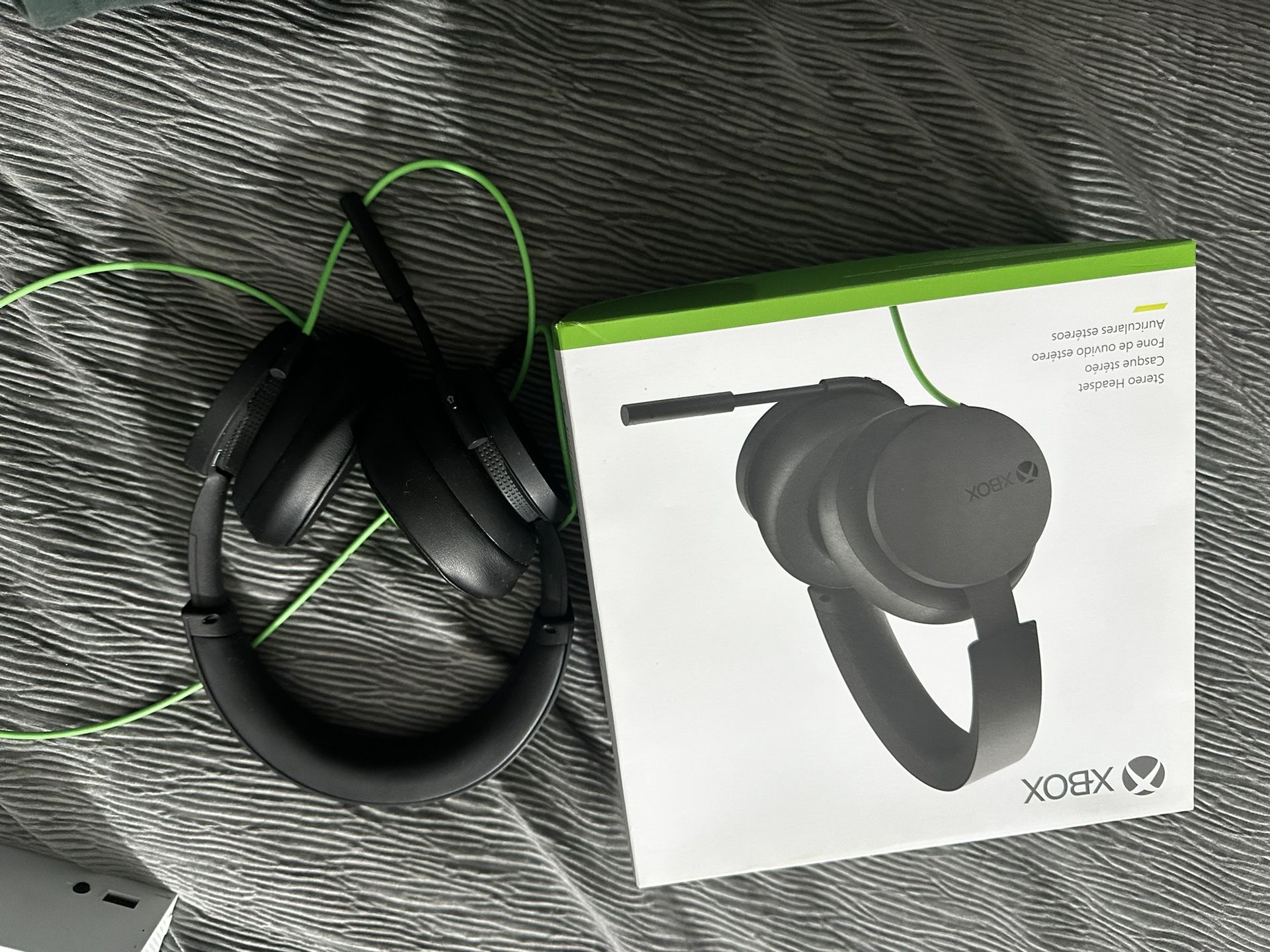 xbox series s with monitor and headset 