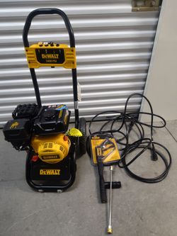 DeWalt 3400 PSI Gas Pressure Washer