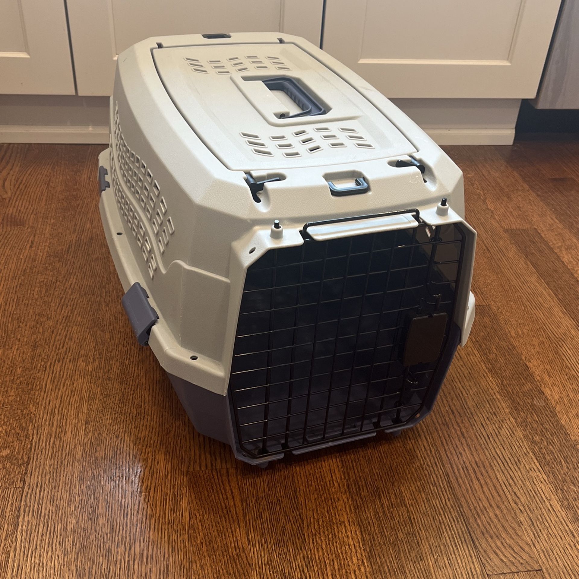 Dog Carrier/ Dog Crate